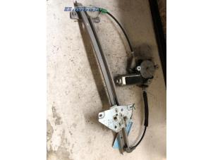 Gebruikte Raammotor Portier Volvo S40 (VS) 1.9 TD Prijs € 50,00 Margeregeling aangeboden door Autobedrijf Brooks