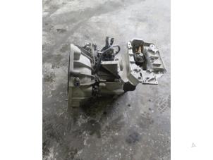 Gebruikte Versnellingsbak Nissan Micra (K12) 1.2 16V Prijs € 200,00 Margeregeling aangeboden door Autobedrijf Brooks