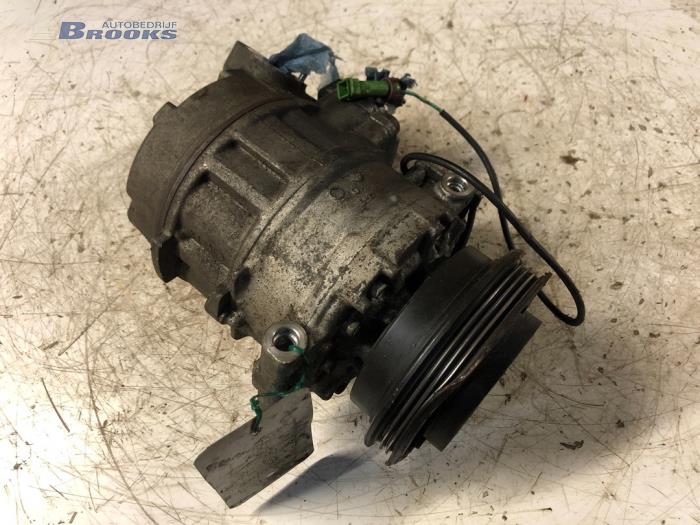 Gebruikte Aircopomp Volkswagen Passat (3B3) 1.9 TDI 130 Prijs € 15,00 Margeregeling aangeboden door Autobedrijf Brooks