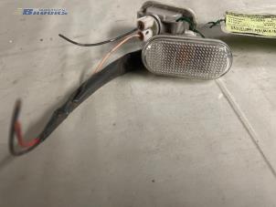 Gebruikte Knipperlicht Scherm links-voor Nissan Micra (K12) 1.2 16V Prijs € 10,00 Margeregeling aangeboden door Autobedrijf Brooks