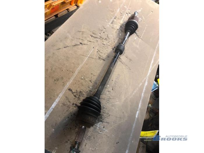 Gebruikte Steekas rechts-voor Nissan Micra (K12) 1.2 16V Prijs € 60,00 Margeregeling aangeboden door Autobedrijf Brooks