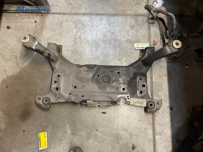 Subframe van een Ford Focus 3 Wagon 1.6 TDCi ECOnetic 2013
