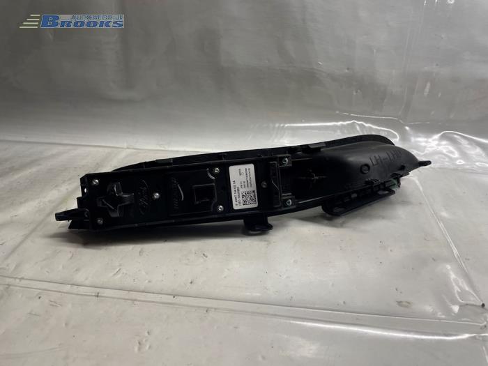 Schakelblok ruiten van een Ford Focus 3 Wagon 1.6 TDCi ECOnetic 2013