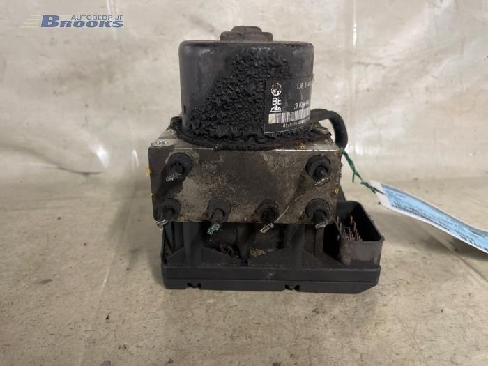 Gebruikte ABS Pomp Seat Arosa (6H1) 1.0 MPi Prijs € 25,00 Margeregeling aangeboden door Autobedrijf Brooks