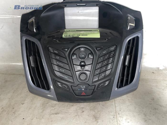 Radiobedienings paneel van een Ford Focus 3 Wagon 1.6 TDCi ECOnetic 2013