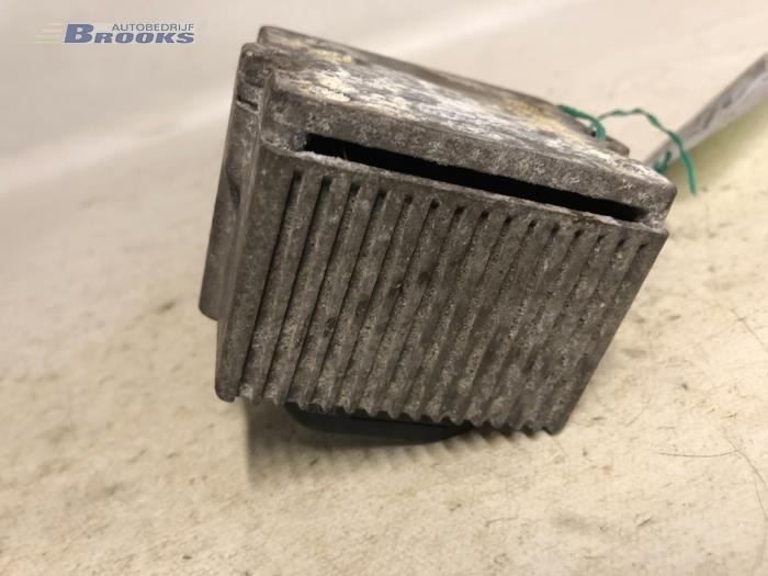Gebruikte Bobine Volkswagen Polo III (6N1) 1.6i 75 Prijs € 20,00 Margeregeling aangeboden door Autobedrijf Brooks