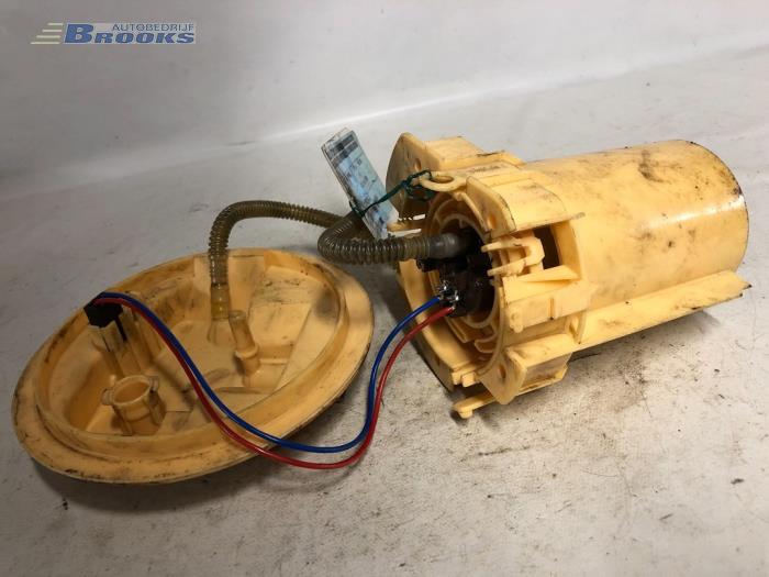 Gebruikte Tank element Pomp Opel Vectra C GTS 1.9 CDTI 16V Prijs € 40,00 Margeregeling aangeboden door Autobedrijf Brooks