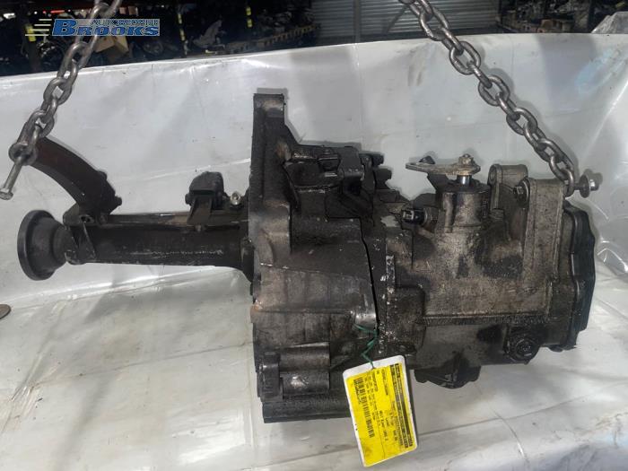 Gebruikte Versnellingsbak Volkswagen Transporter/Caravelle T4 1.9 D,Caravelle Prijs op aanvraag aangeboden door Autobedrijf Brooks