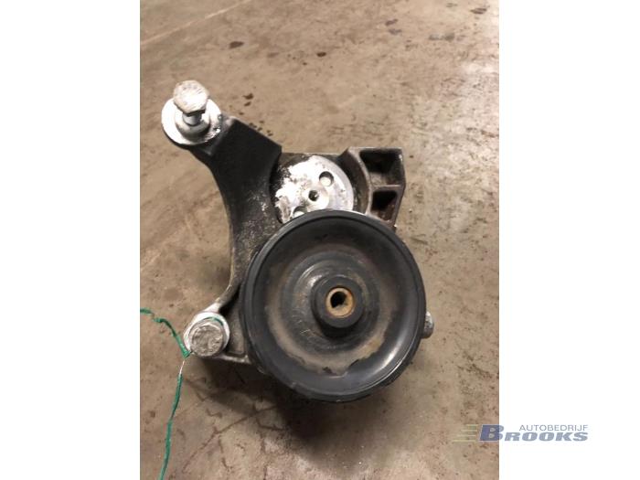 Gebruikte Pomp Servo Iveco New Daily V 29L13, 29L13D, 35C13D, 40C13D Prijs € 125,00 Margeregeling aangeboden door Autobedrijf Brooks