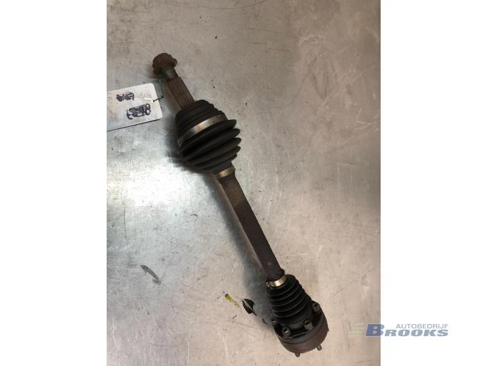 Gebruikte Aandrijfas links-voor Seat Arosa (6H1) 1.0 MPi Prijs € 10,00 Margeregeling aangeboden door Autobedrijf Brooks