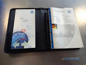 Gebruikte Instructie Boekje Volkswagen Golf IV (1J1) 1.6 Prijs € 10,00 Margeregeling aangeboden door Autobedrijf Brooks