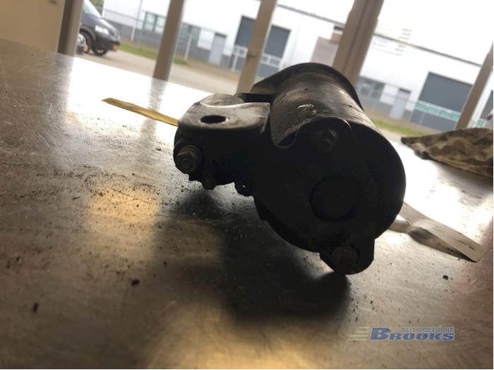 Startmotor van een Opel Astra G (F70) 2.0 DI 16V 1999