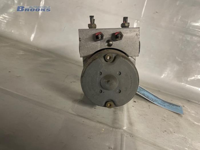 Gebruikte ABS Pomp Suzuki Swift (SF310/413) 1.3 Prijs € 25,00 Margeregeling aangeboden door Autobedrijf Brooks