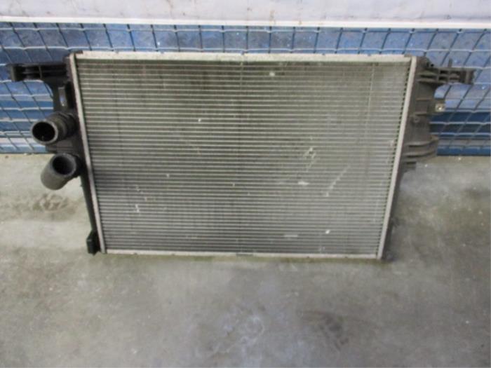 Gebruikte Radiateur Iveco New Daily V 35C17SV Prijs € 104,00 Margeregeling aangeboden door Autobedrijf Brooks