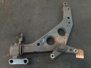 Gebruikte Draagarm onder links-voor BMW Mini One/Cooper (R50) 1.6 16V Cooper Prijs € 36,75 Margeregeling aangeboden door van de Bunte Teuge B.V.