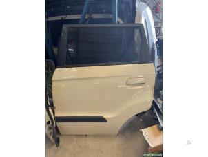 Gebruikte Deur 4Deurs links-achter Kia Soul I (AM) 1.6 CRDi 16V Prijs € 210,00 Margeregeling aangeboden door van de Bunte Teuge B.V.