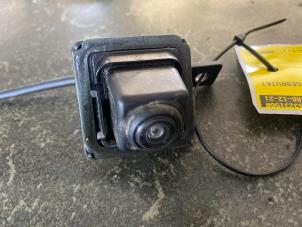 Gebruikte Achteruitrij Camera Renault Captur (2R) 0.9 Energy TCE 12V Prijs € 75,00 Margeregeling aangeboden door van de Bunte Teuge B.V.