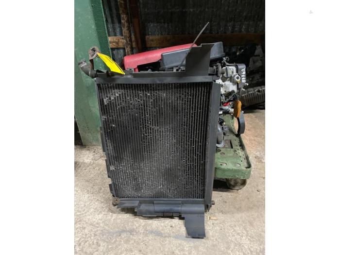 Gebruikte Radiateur Renault Twingo II (CN) 1.2 16V Prijs € 31,50 Margeregeling aangeboden door van de Bunte Teuge B.V.