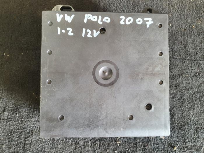 Gebruikte Computer boord Volkswagen Polo IV (9N1/2/3) 1.2 Prijs € 105,00 Margeregeling aangeboden door van de Bunte Teuge B.V.