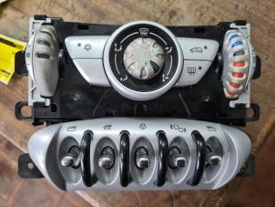 Gebruikte Chaufage Bedieningspaneel Mini Mini (R56) 1.4 16V One Prijs € 73,50 Margeregeling aangeboden door van de Bunte Teuge B.V.