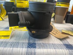 Gebruikte Luchtmassameter Audi TT (8J3) 2.0 TDI 16V Quattro Prijs € 26,25 Margeregeling aangeboden door van de Bunte Teuge B.V.