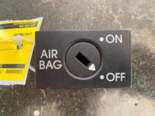 Gebruikte Airbag schakelaar Skoda Fabia (6Y5) Prijs € 20,00 Margeregeling aangeboden door van de Bunte Teuge B.V.