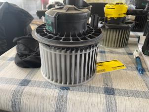 Gebruikte Kachel Ventilatiemotor Nissan NV200 Prijs op aanvraag aangeboden door van de Bunte Teuge B.V.