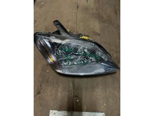 Gebruikte Koplamp rechts Ford Focus C-Max 1.6 16V Ti-VCT Prijs € 52,50 Margeregeling aangeboden door van de Bunte Teuge B.V.