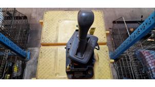 Gebruikte Versnellingspook Volvo V70 (GW/LW/LZ) 2.4 XC LPT 4x4 20V Prijs € 78,75 Margeregeling aangeboden door van de Bunte Teuge B.V.