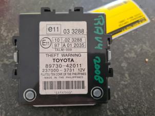 Gebruikte Alarm module Toyota RAV4 (A3) 2.0 16V Valvematic 4x2 Prijs € 36,75 Margeregeling aangeboden door van de Bunte Teuge B.V.