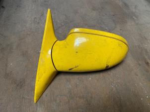 Gebruikte Spiegel Buiten links Mercedes SLK (R170) 2.0 200 16V Prijs € 78,75 Margeregeling aangeboden door van de Bunte Teuge B.V.