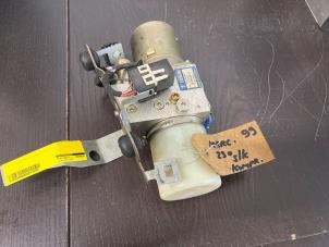 Gebruikte Cabriodak Motor Mercedes SLK (R170) 2.3 230 K 16V Prijs € 183,75 Margeregeling aangeboden door van de Bunte Teuge B.V.