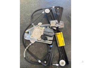 Gebruikte Ruitmechaniek 2Deurs rechts-voor Mercedes C Sportcoupé (C203) 1.8 C-230K 16V Prijs € 78,75 Margeregeling aangeboden door van de Bunte Teuge B.V.