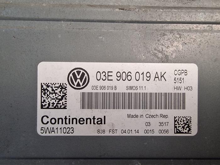 Computer Motormanagement van een Volkswagen Polo V (6R) 1.2 12V 2014