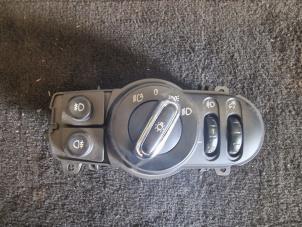 Gebruikte Licht Schakelaar Mini Mini (F55) 1.5 12V Cooper D Prijs € 78,75 Margeregeling aangeboden door van de Bunte Teuge B.V.