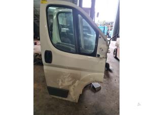 Gebruikte Portier 4Deurs rechts-voor Peugeot Boxer (U9) 2.2 HDi 100 Euro 4 Prijs € 262,50 Margeregeling aangeboden door van de Bunte Teuge B.V.