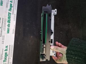 Gebruikte Navigatie Module BMW 5 serie Touring (E61) 545i 32V Prijs € 199,50 Margeregeling aangeboden door van de Bunte Teuge B.V.