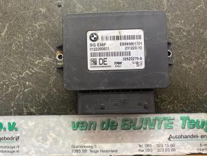 Gebruikte Handrem Computer BMW 5 serie (F10) 520d 16V Prijs € 105,00 Margeregeling aangeboden door van de Bunte Teuge B.V.