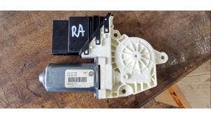 Gebruikte Motor portierruit Volkswagen Golf V Variant (1K5) 1.4 TSI 122 16V Prijs € 31,50 Margeregeling aangeboden door van de Bunte Teuge B.V.