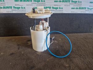 Gebruikte Tank element Pomp Opel Corsa D 1.4 16V Twinport Prijs € 36,75 Margeregeling aangeboden door van de Bunte Teuge B.V.