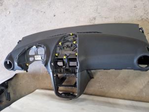 Gebruikte Airbag set + dashboard Opel Corsa D 1.4 16V Twinport Prijs € 650,00 Margeregeling aangeboden door van de Bunte Teuge B.V.