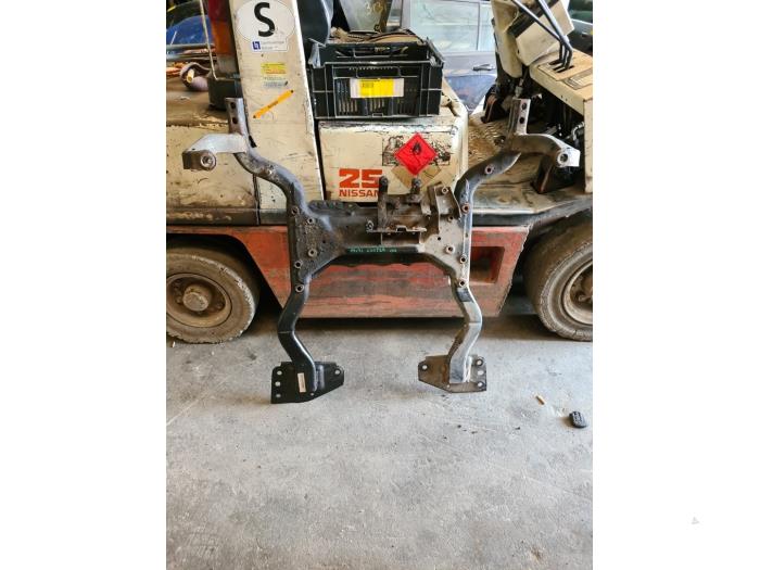 Gebruikte Subframe BMW Mini (R50/53) 1.6 16V One Prijs € 105,00 Margeregeling aangeboden door van de Bunte Teuge B.V.