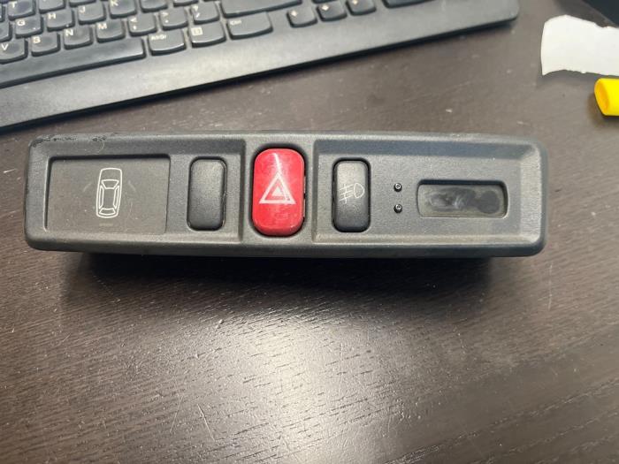 Gebruikte Display Interieur Alfa Romeo 145 (930A) 1.4 Twin Spark 16V Prijs € 31,50 Margeregeling aangeboden door van de Bunte Teuge B.V.