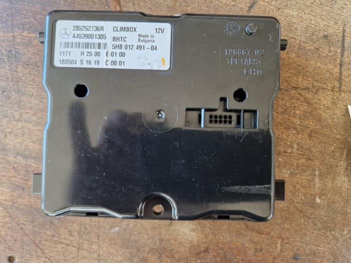 Gebruikte Module climatronic Smart Forfour (453) 1.0 12V Prijs € 78,75 Margeregeling aangeboden door van de Bunte Teuge B.V.