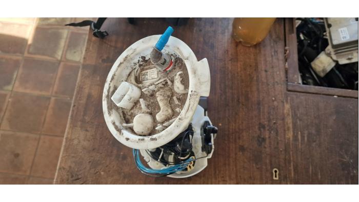 Benzinepomp van een MINI Mini (F56) 2.0 16V John Cooper Works 2015