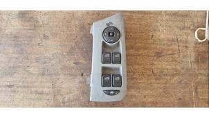 Gebruikte Elektrisch Raam Schakelaar Jaguar X-type 2.0 D 16V Prijs € 42,00 Margeregeling aangeboden door van de Bunte Teuge B.V.