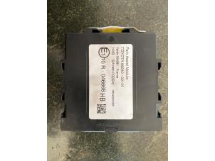 Gebruikte Module PDC Toyota Auris (E18) Prijs € 99,75 Margeregeling aangeboden door van de Bunte Teuge B.V.