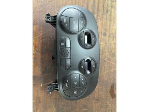 Gebruikte Climatronic Paneel Fiat 500C (312) 1.2 69 Prijs € 78,75 Margeregeling aangeboden door van de Bunte Teuge B.V.