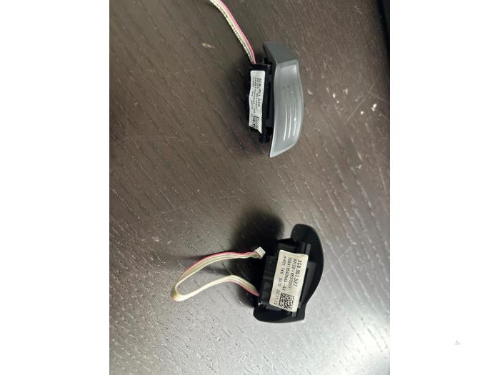 Gebruikte Schakelflipper set Volkswagen Transporter T5 2.0 TDI DRF Prijs € 105,00 Margeregeling aangeboden door van de Bunte Teuge B.V.