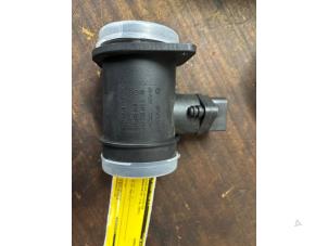 Gebruikte Luchthoeveelheidsmeter Volkswagen Transporter/Caravelle T4 2.5 TDI Syncro Prijs € 26,24 Margeregeling aangeboden door van de Bunte Teuge B.V.